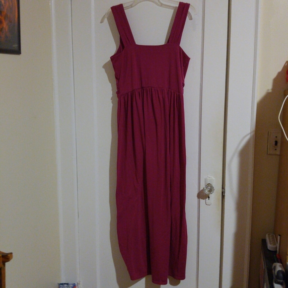 Miss Tina by Tina Knowles fuschia maxi dress size medium - Picture 3 of 3